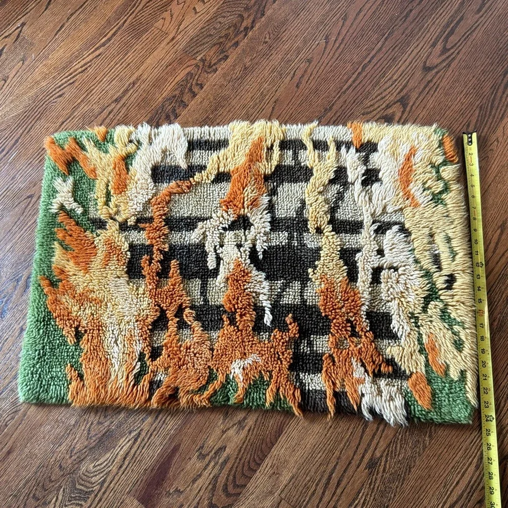 Vtg MCM Hook Rug Wall Hanging Rya Style Abstract Retro Tapestry 24 X 36
